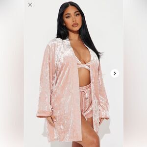 RACHEL VELVET LUXE PJ
ROBE SET